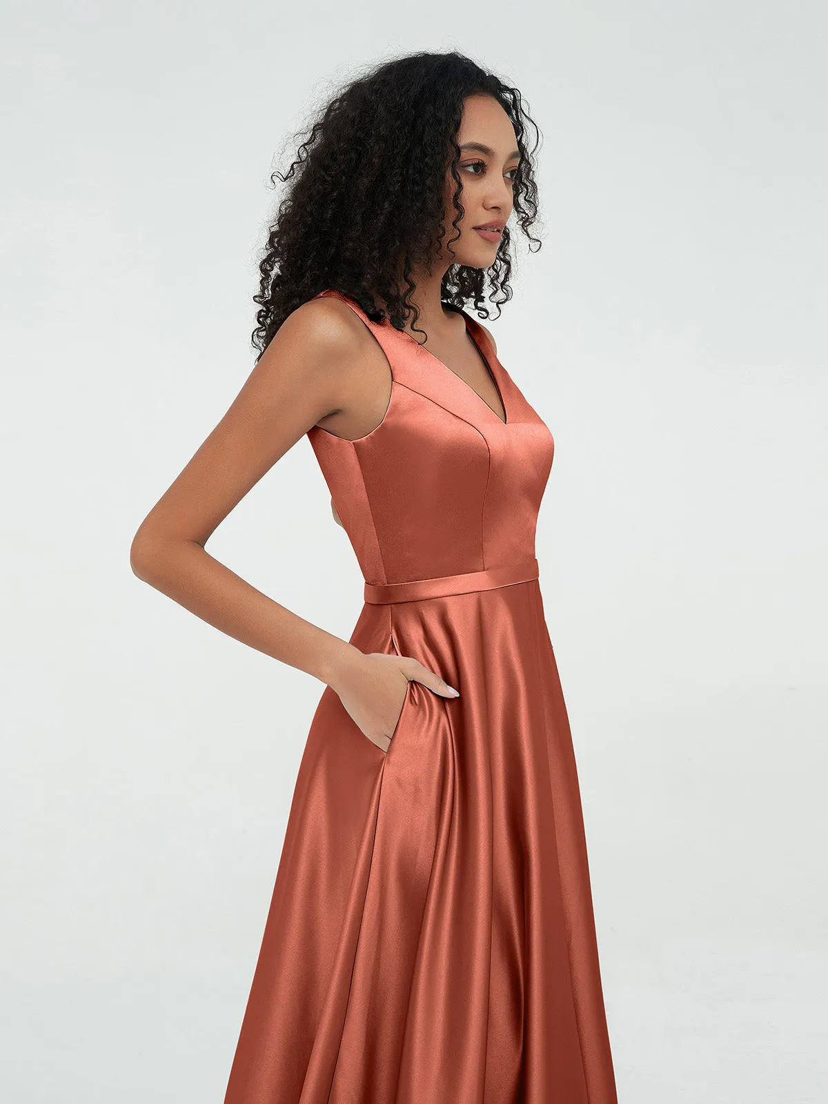 A-ligne Robes Maxi à Col en V en Satin avec Poches Rouille