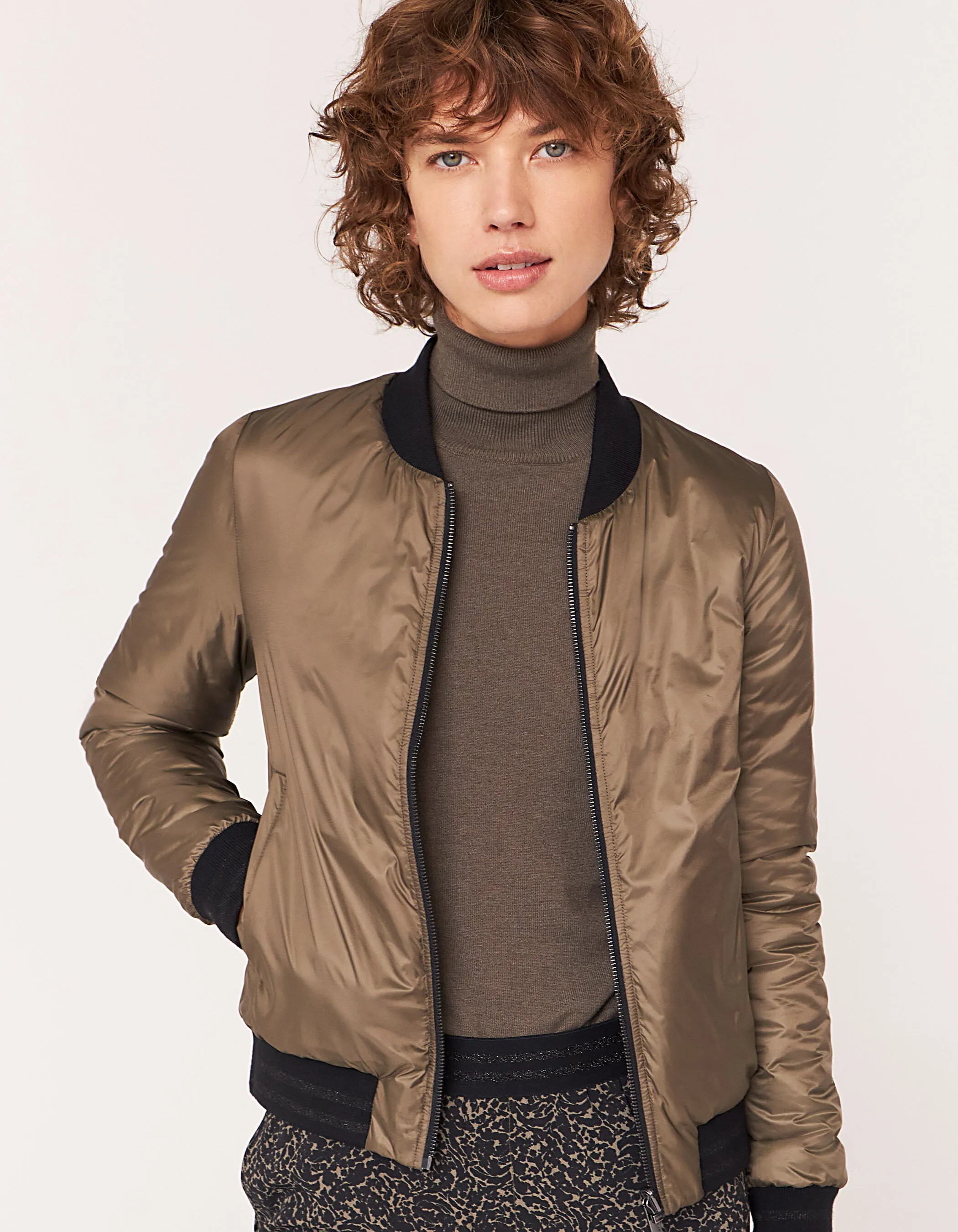 Bombers réversible court en nylon plume satin femme