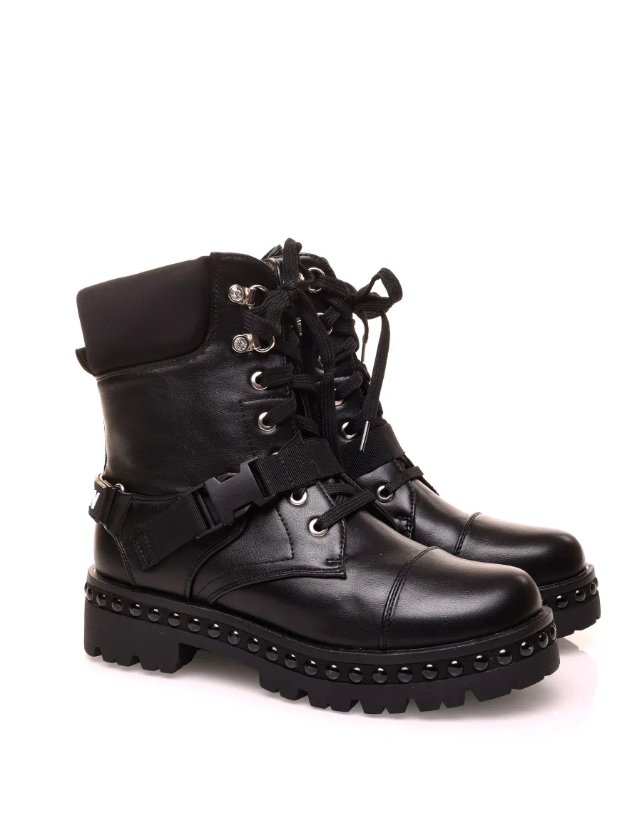 Bottines montante noire à lacets et lanière