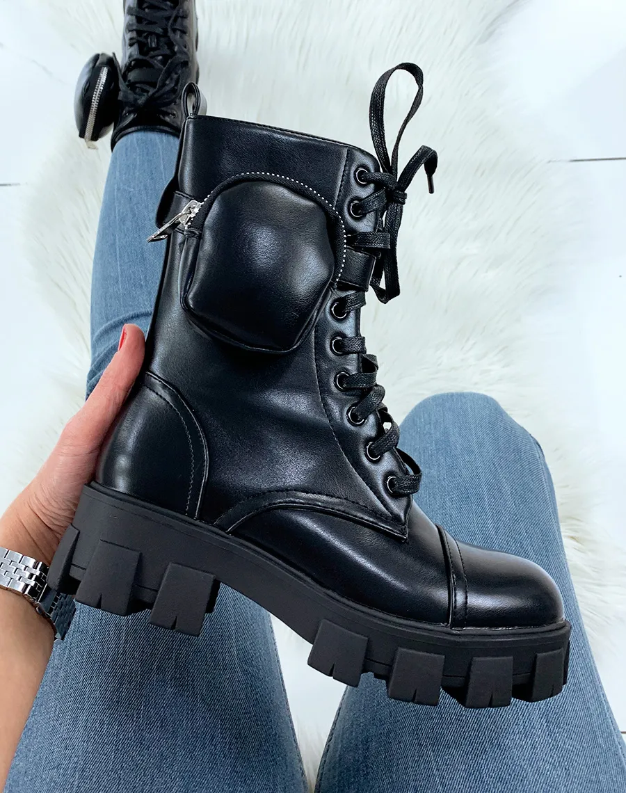 Bottines montantes noires à lacets et petite pochette