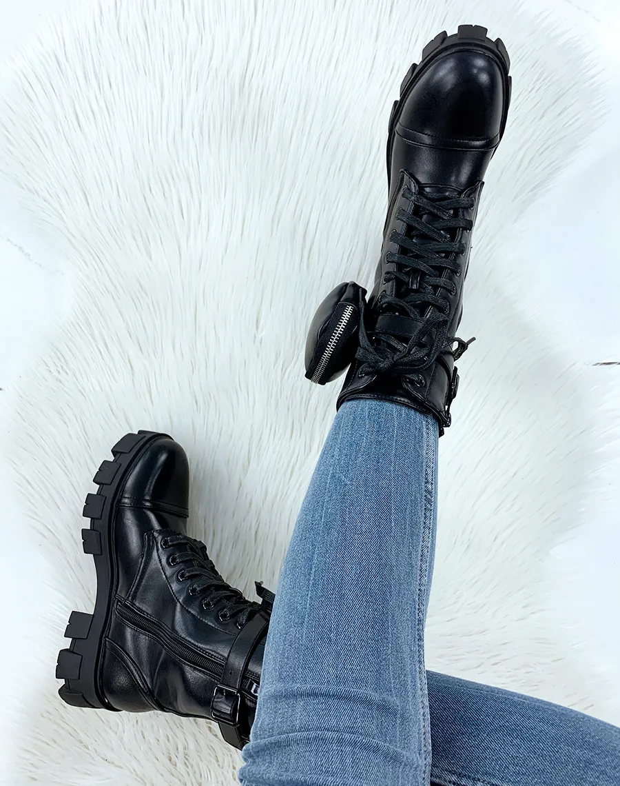 Bottines montantes noires à lacets et petite pochette