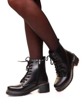 Bottines montantes noires à lacets