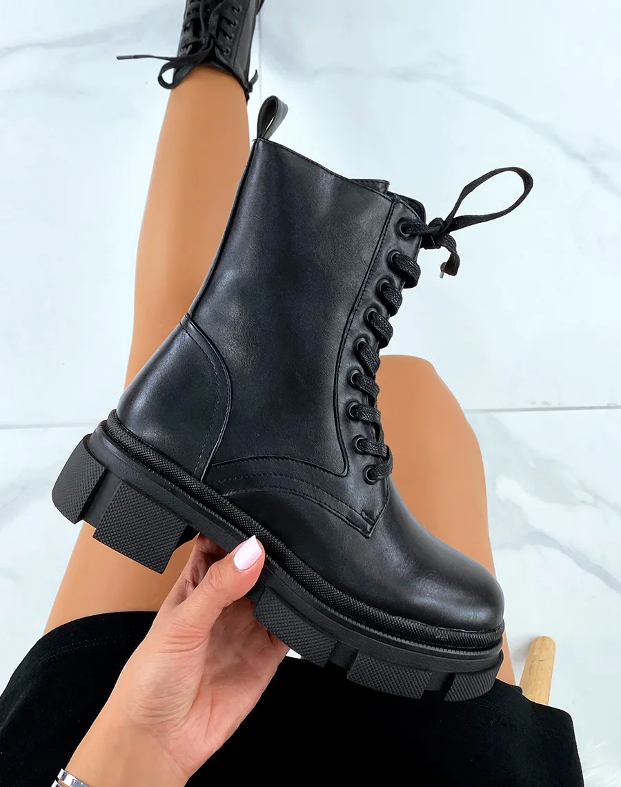 Bottines noires extra montantes à lacets et semelle crantée