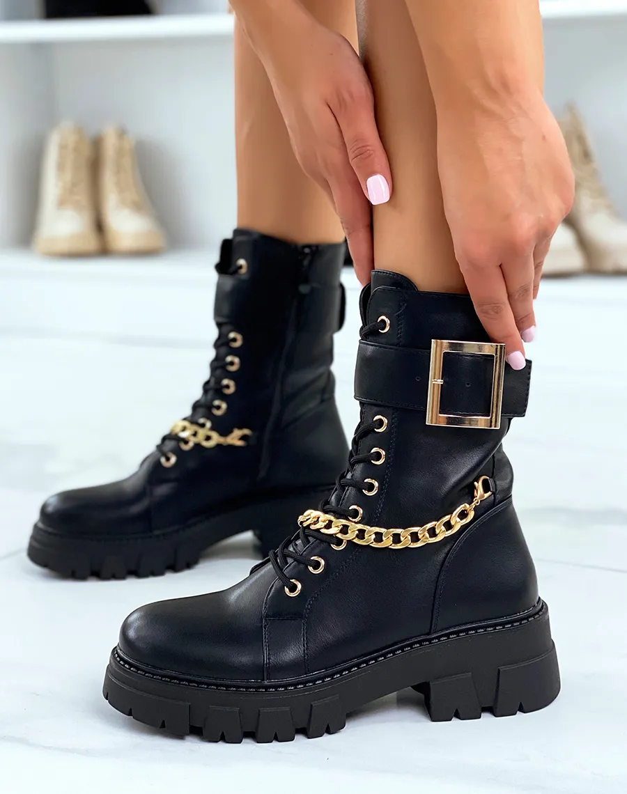 Bottines noires montantes à chaîne et lanière dorée