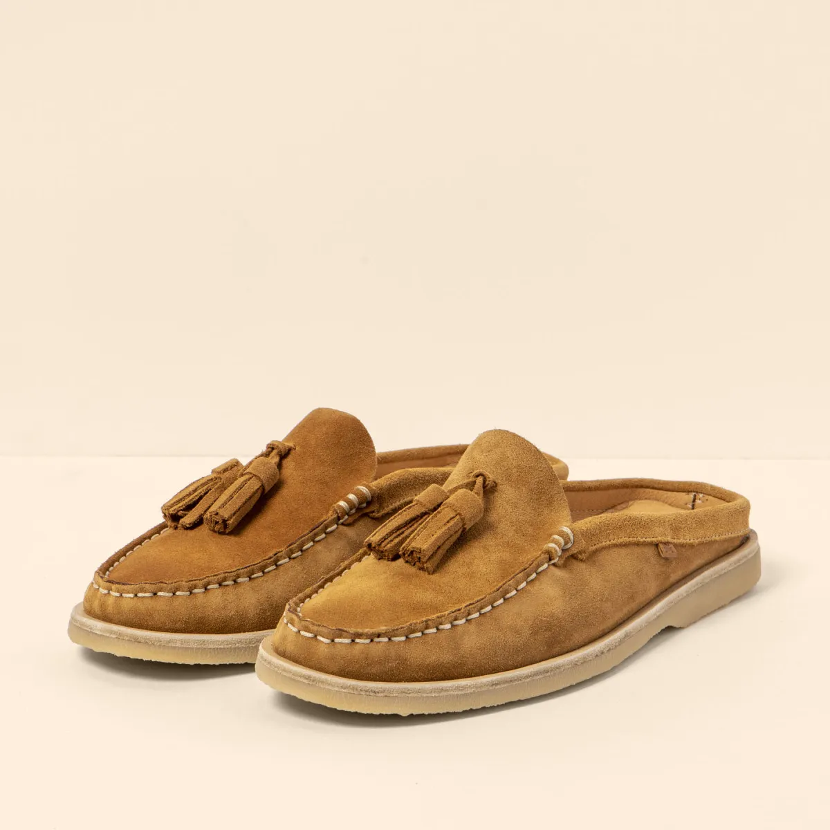 Chaussures bateau en daim ouvertes - Marron