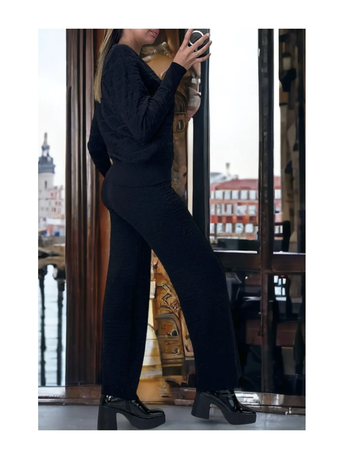 Ensemble noir gilet et pantalon palazzo en jaquard très extensible