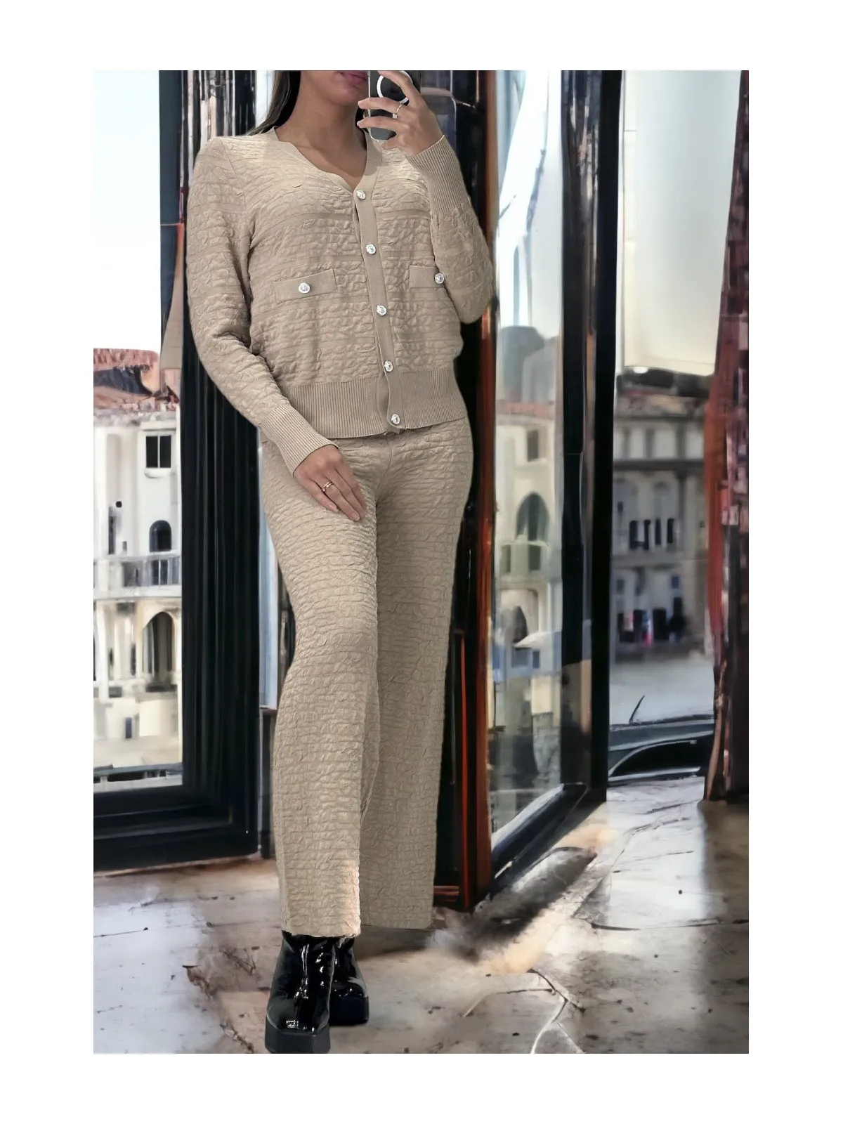 Ensemble taupe gilet et pantalon palazzo en jaquard très extensible