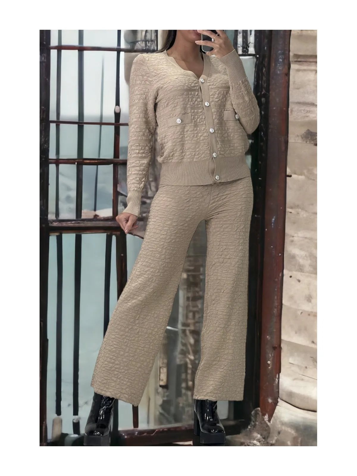 Ensemble taupe gilet et pantalon palazzo en jaquard très extensible