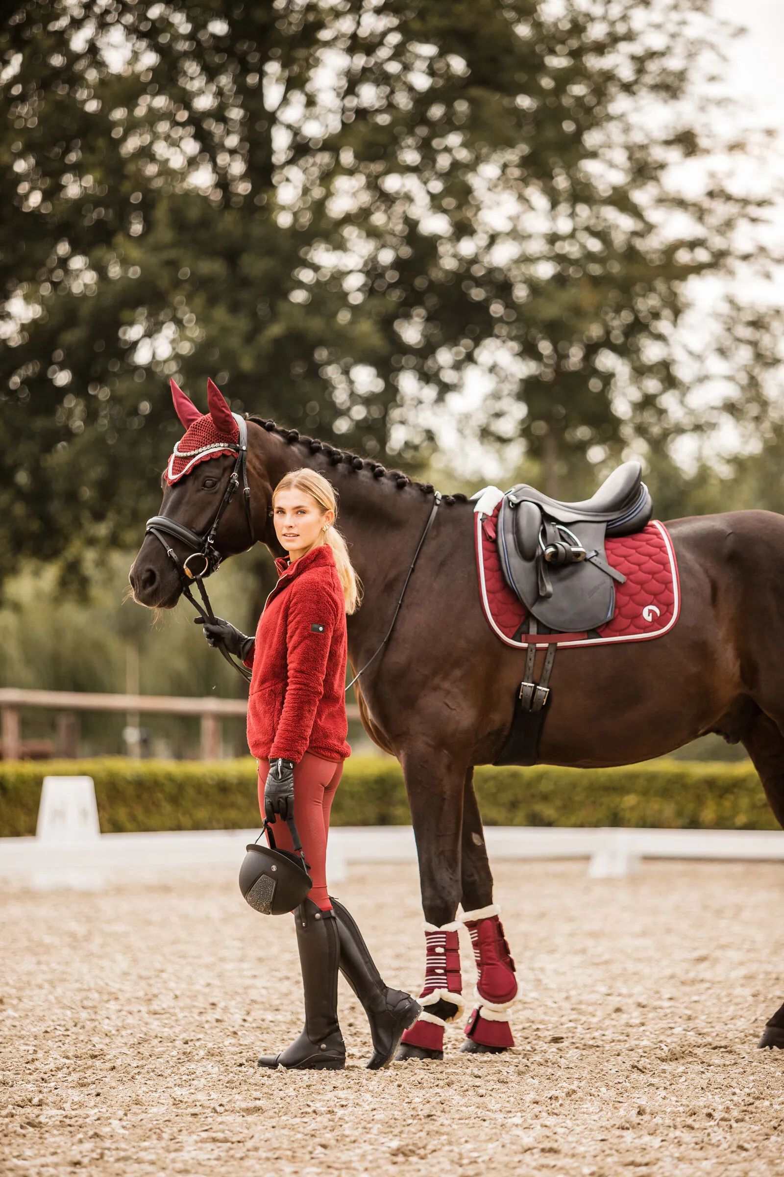 Horze Tapis de selle de dressage Geneva avec fausse fourrure