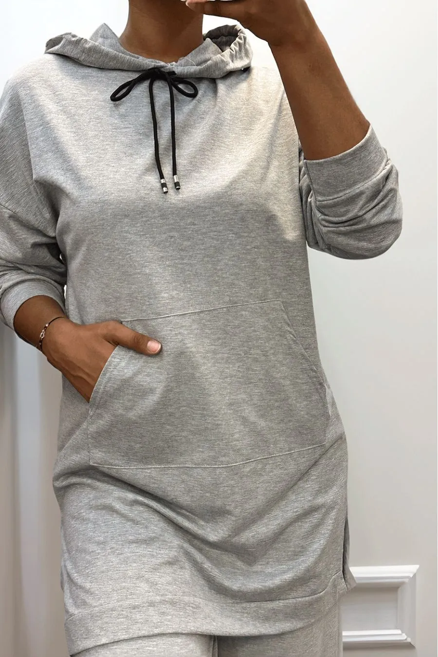 Long sweat à capuche gris avec poches en coton