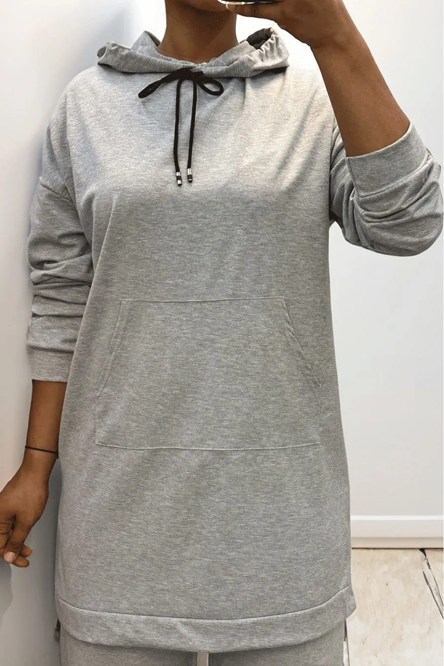 Long sweat à capuche gris avec poches en coton