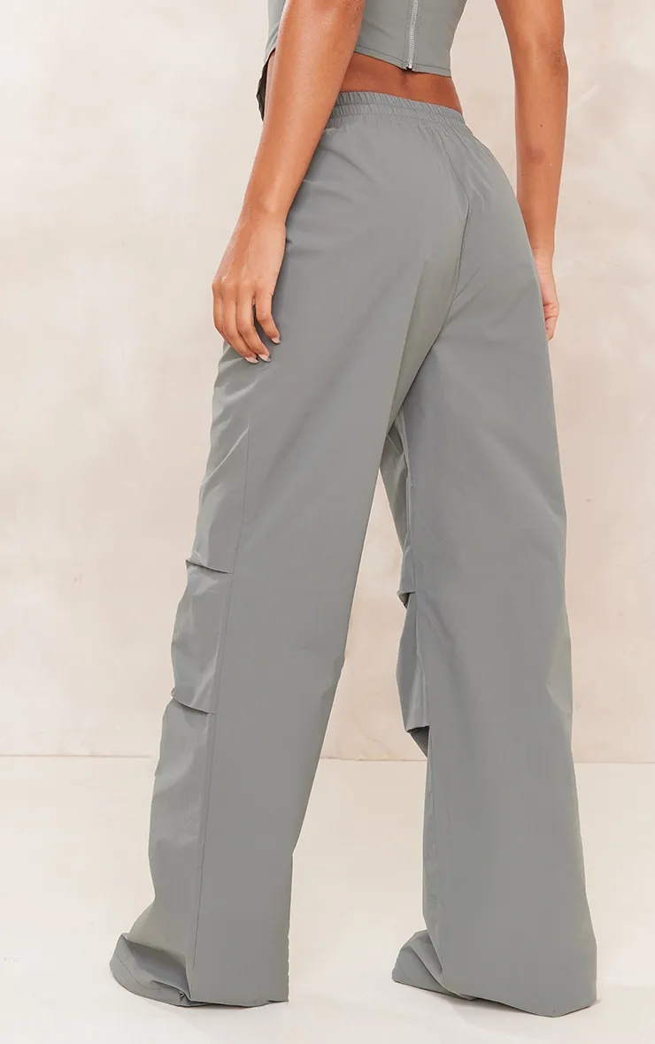 Pantalon cargo en nylon froncé kaki à cordons ajustables