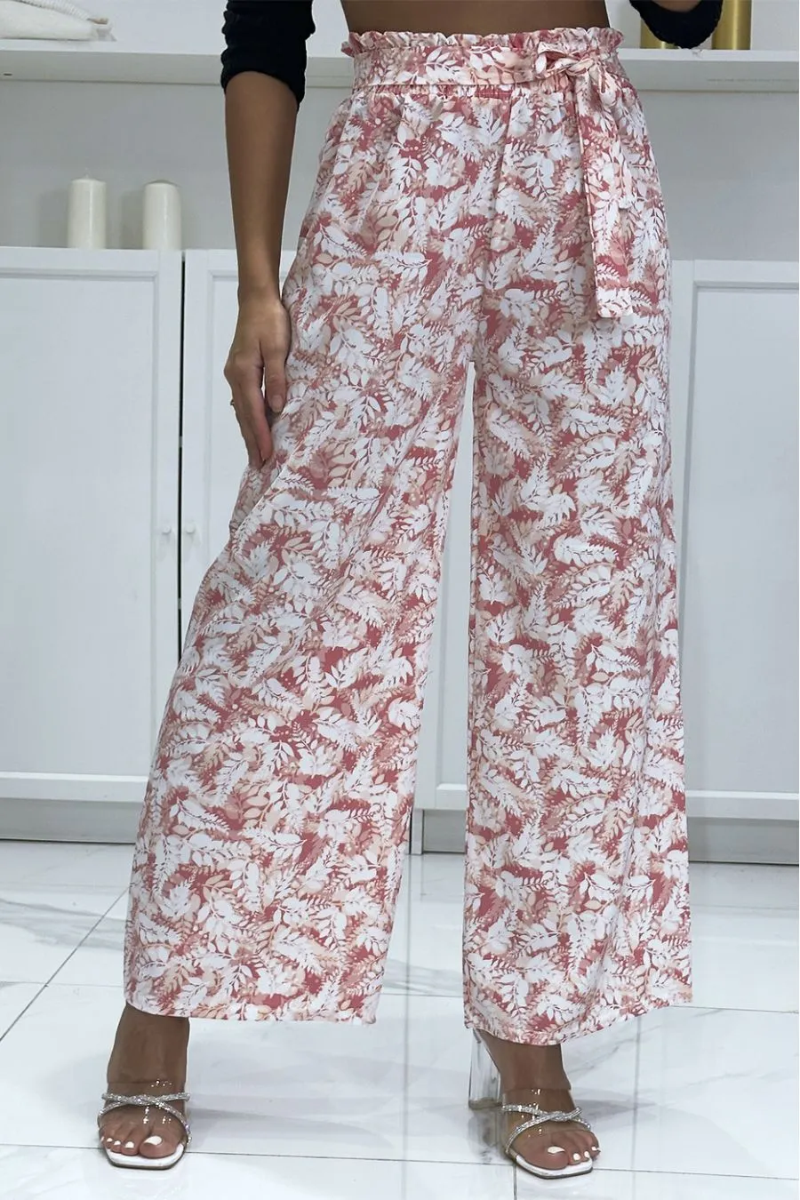 Pantalon palazzo avec joli motif feuille rose