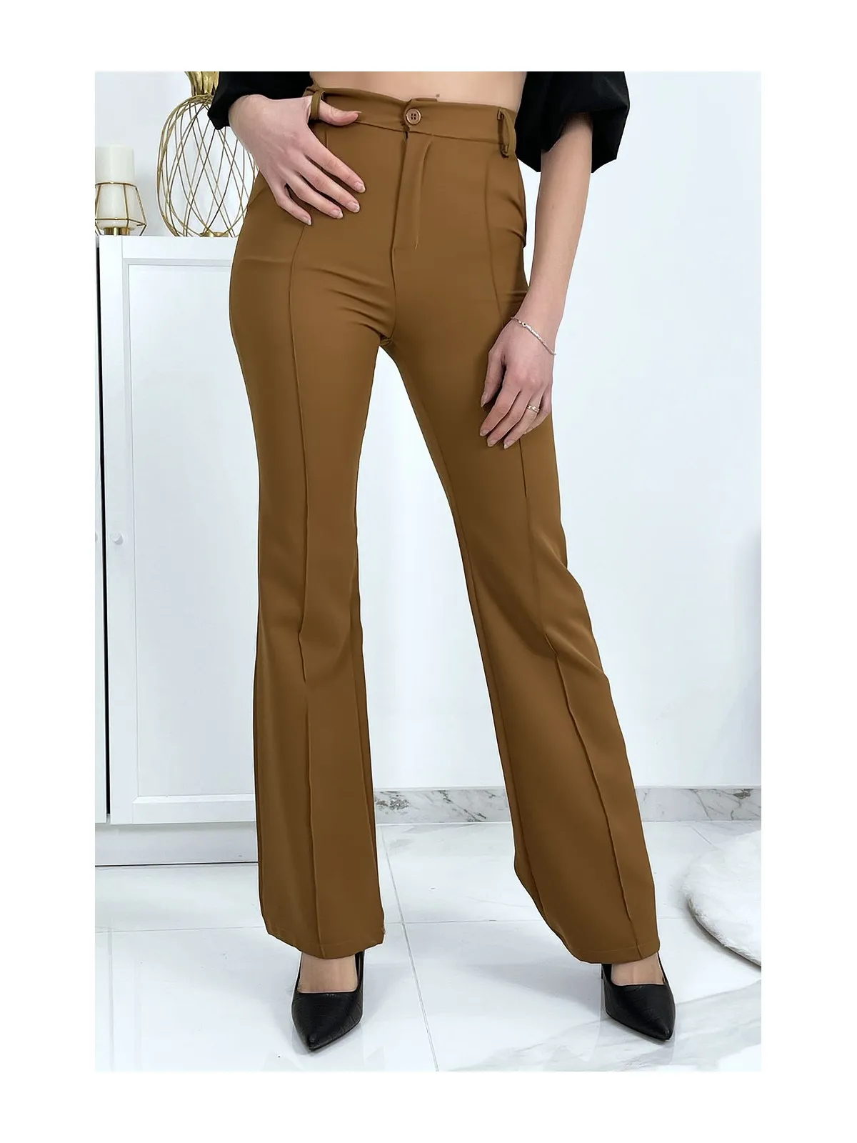 Pantalon palazzo camel avec poches et plis