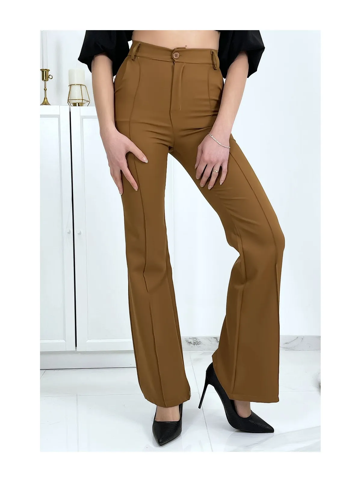 Pantalon palazzo camel avec poches et plis