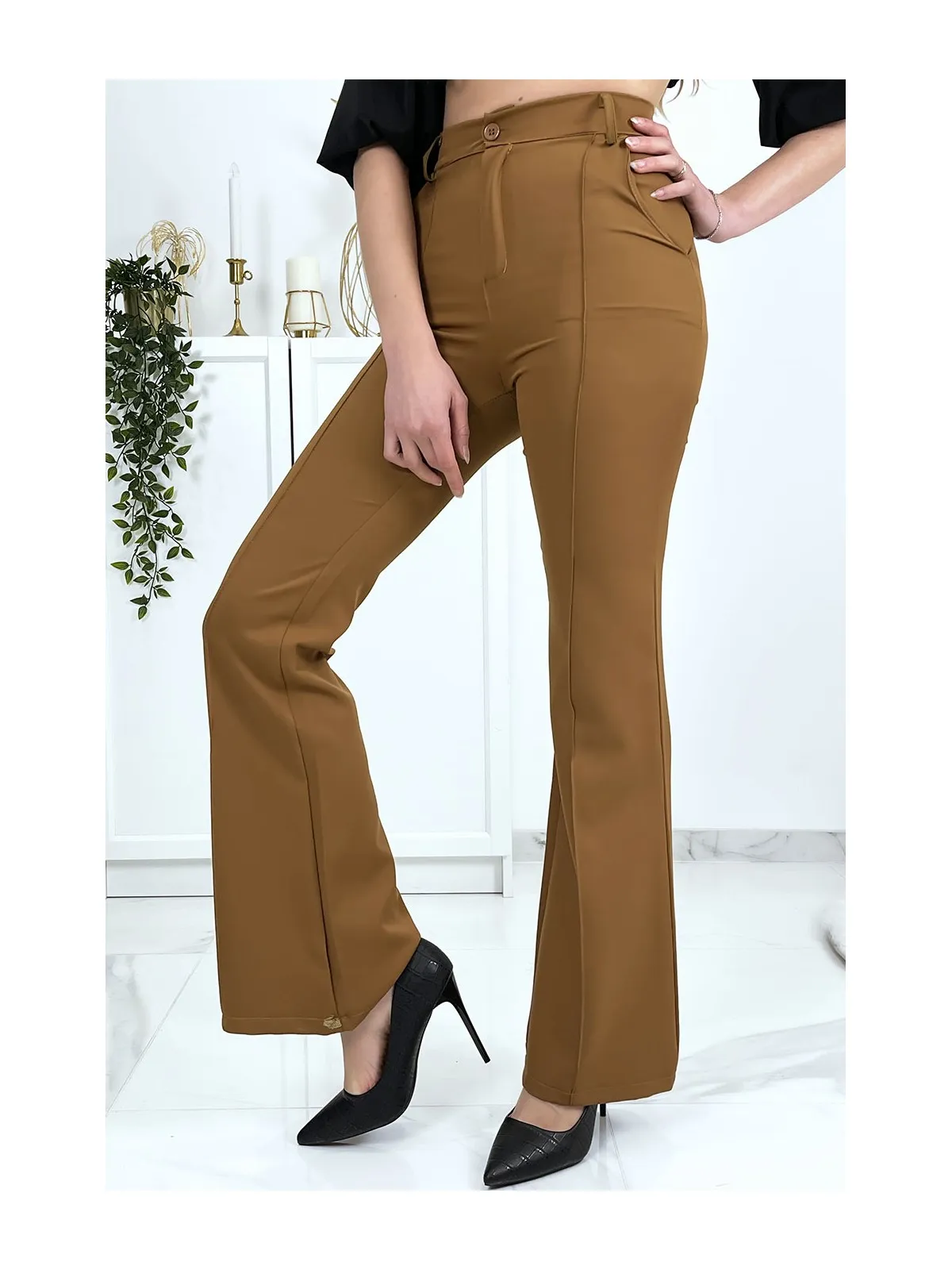 Pantalon palazzo camel avec poches et plis