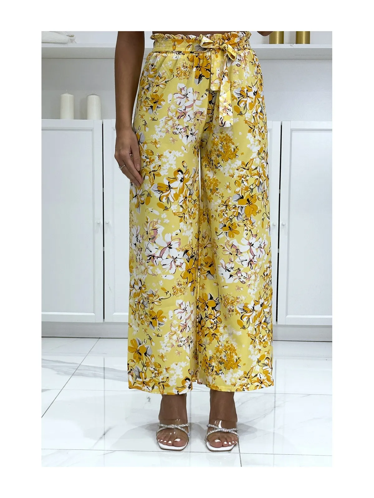 Pantalon palazzo fleuris jaune motif fleure