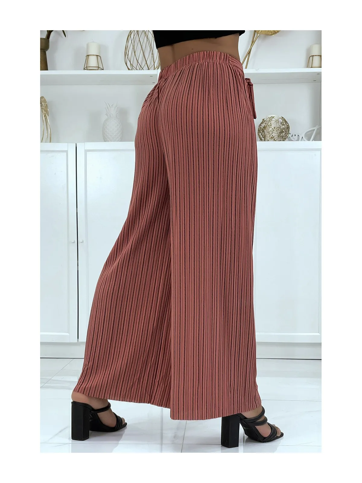 Pantalon palazzo plissé corail avec joli rayure