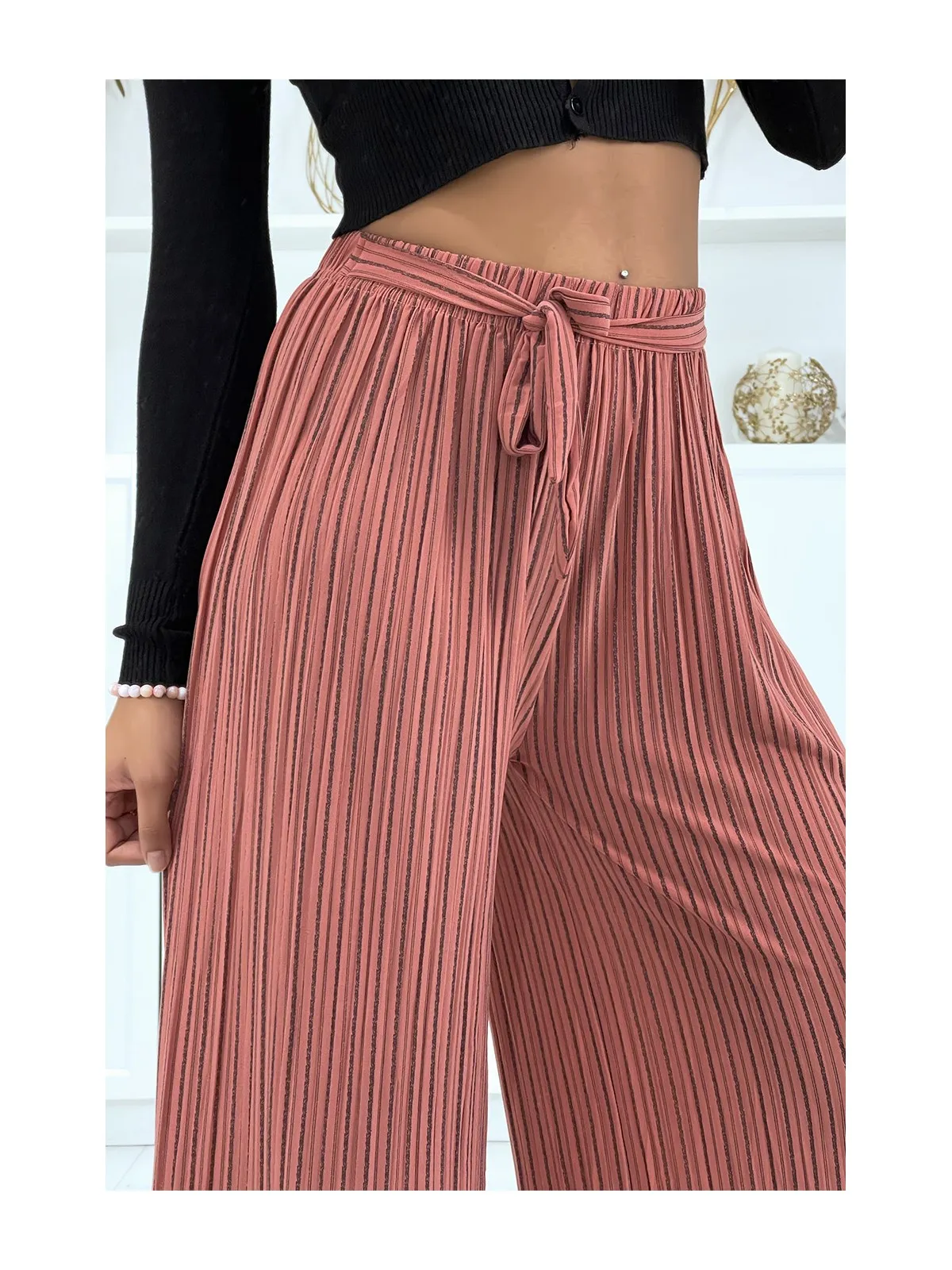 Pantalon palazzo plissé corail avec joli rayure