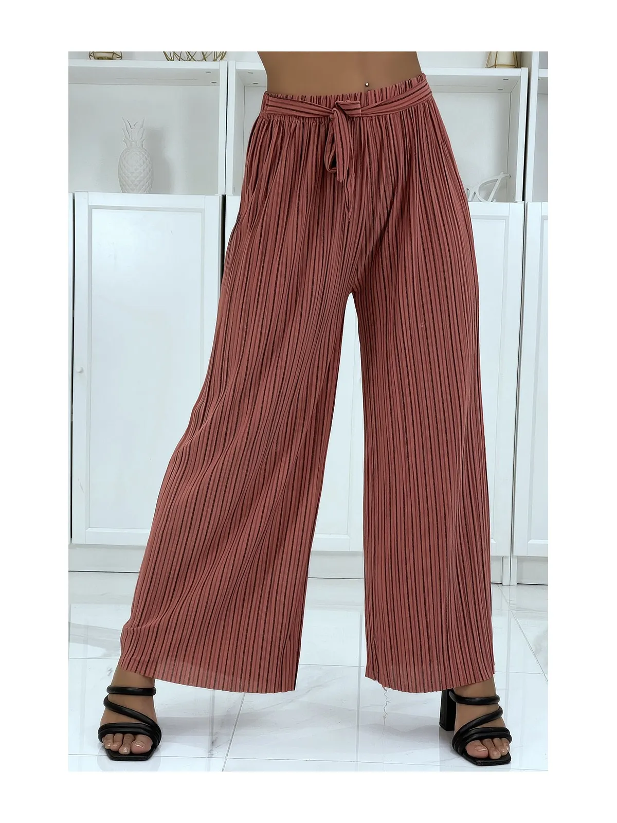 Pantalon palazzo plissé corail avec joli rayure