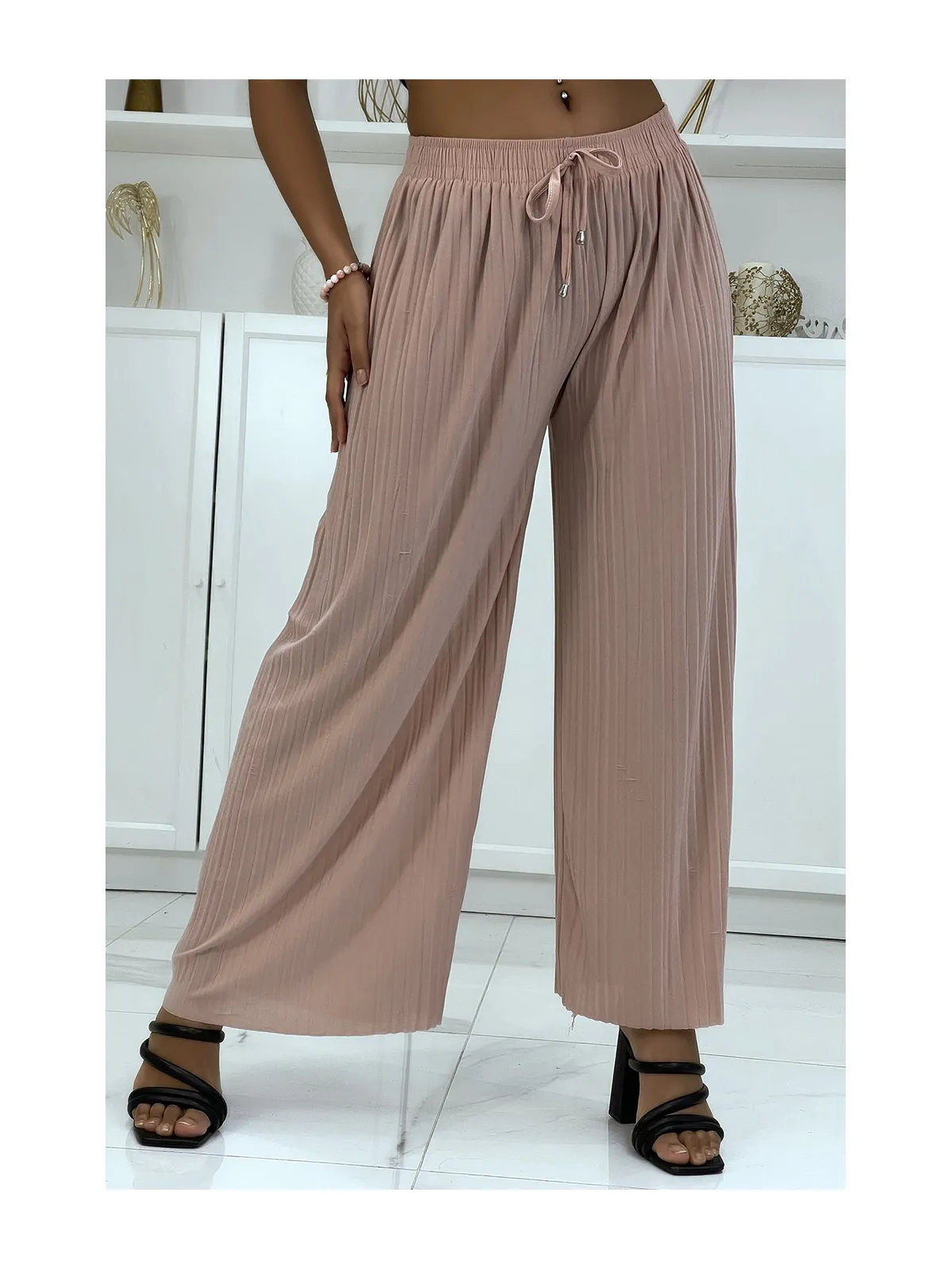 Pantalon palazzo plissé rose très tendance