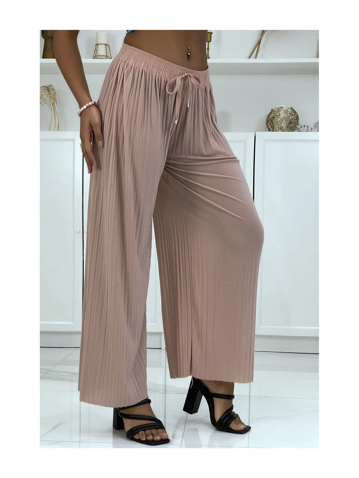 Pantalon palazzo plissé rose très tendance