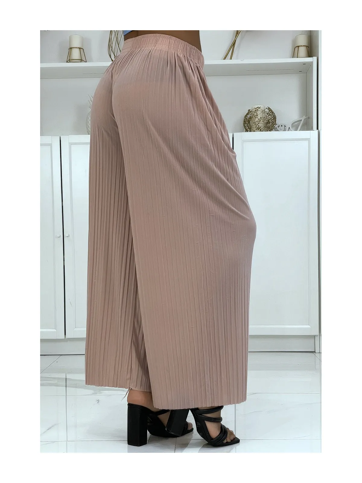 Pantalon palazzo plissé rose très tendance