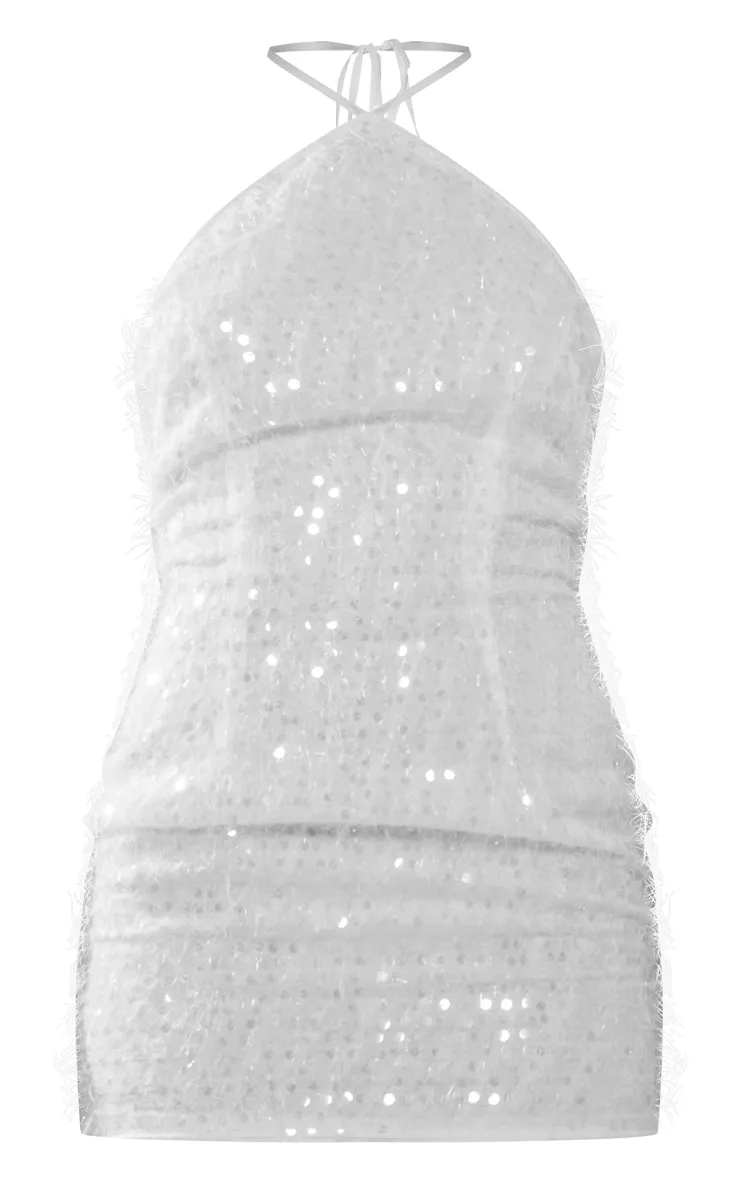 Robe droite dos nu en maille tricot duveteuse blanche à sequins