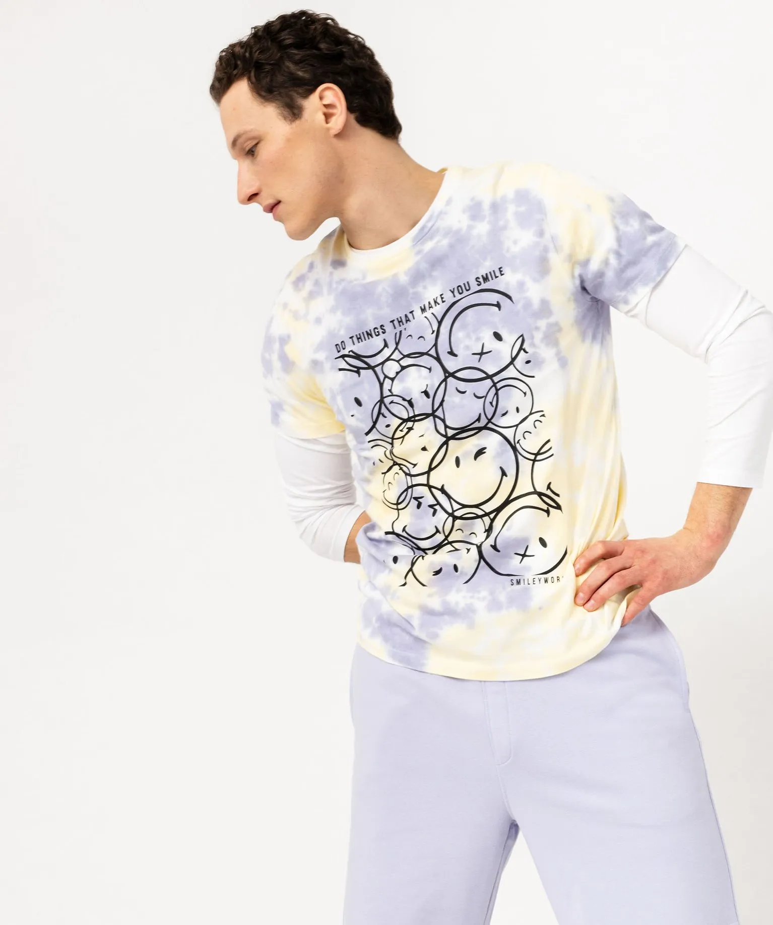 tee-shirt manches courtes tie-and-dye a motifs homme - smiley world violet tee-shirts